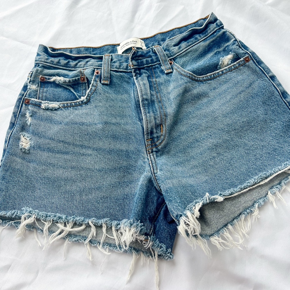 Abercrombie Mid Ride Boyfriend Shorts